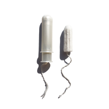 Carica l'immagine nel visualizzatore di Gallery, Assorbente Queesy con applicatore e senza