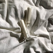 Carica l'immagine nel visualizzatore di Gallery, Queesy: assorbenti interni compostabili e biodegradabili in puro cotone organicocon applicatore compatto morbido