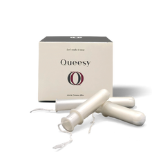 Carica l&#39;immagine nel visualizzatore di Gallery, Queesy: Box Queesy personalizzabile per assorbenti mestruali interni in cotone biologico, con applicatore compatto in plastica di origine vegetale.
